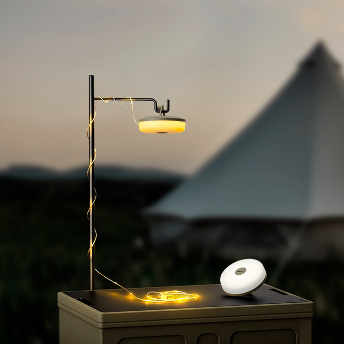 Lampion z światłami zapewnia doskonałe oświetlenie i wspaniałą atmosferę!