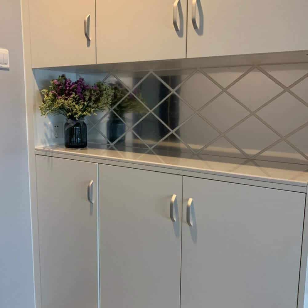 DiamondMirror, diamentowe naklejki lustrzane, które rozświetlą i rozjaśnią każde pomieszczenie (32 szt.) - Image 1
