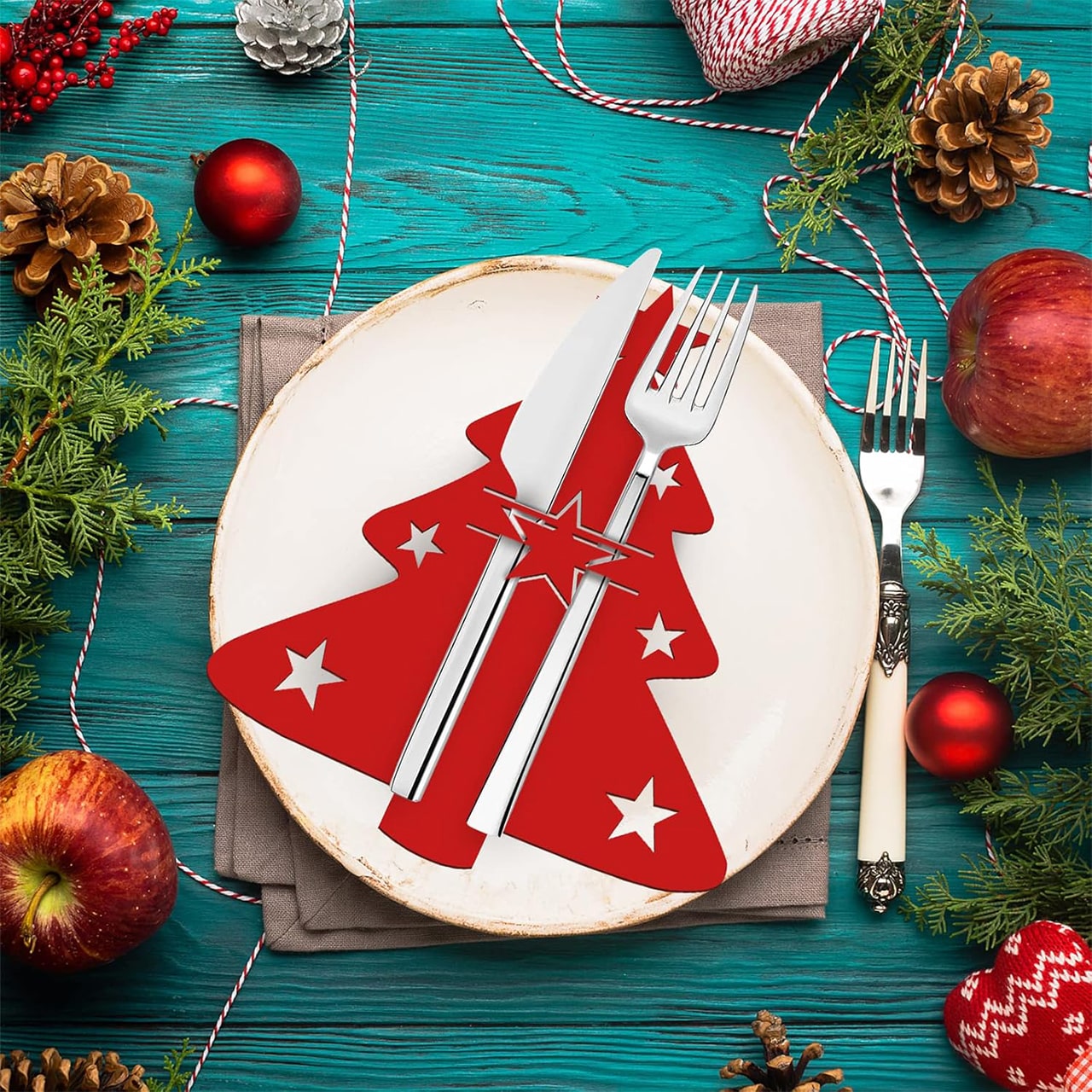 Festive Pocket jest wykonany z wysokiej jakości i trwałych materiałów.