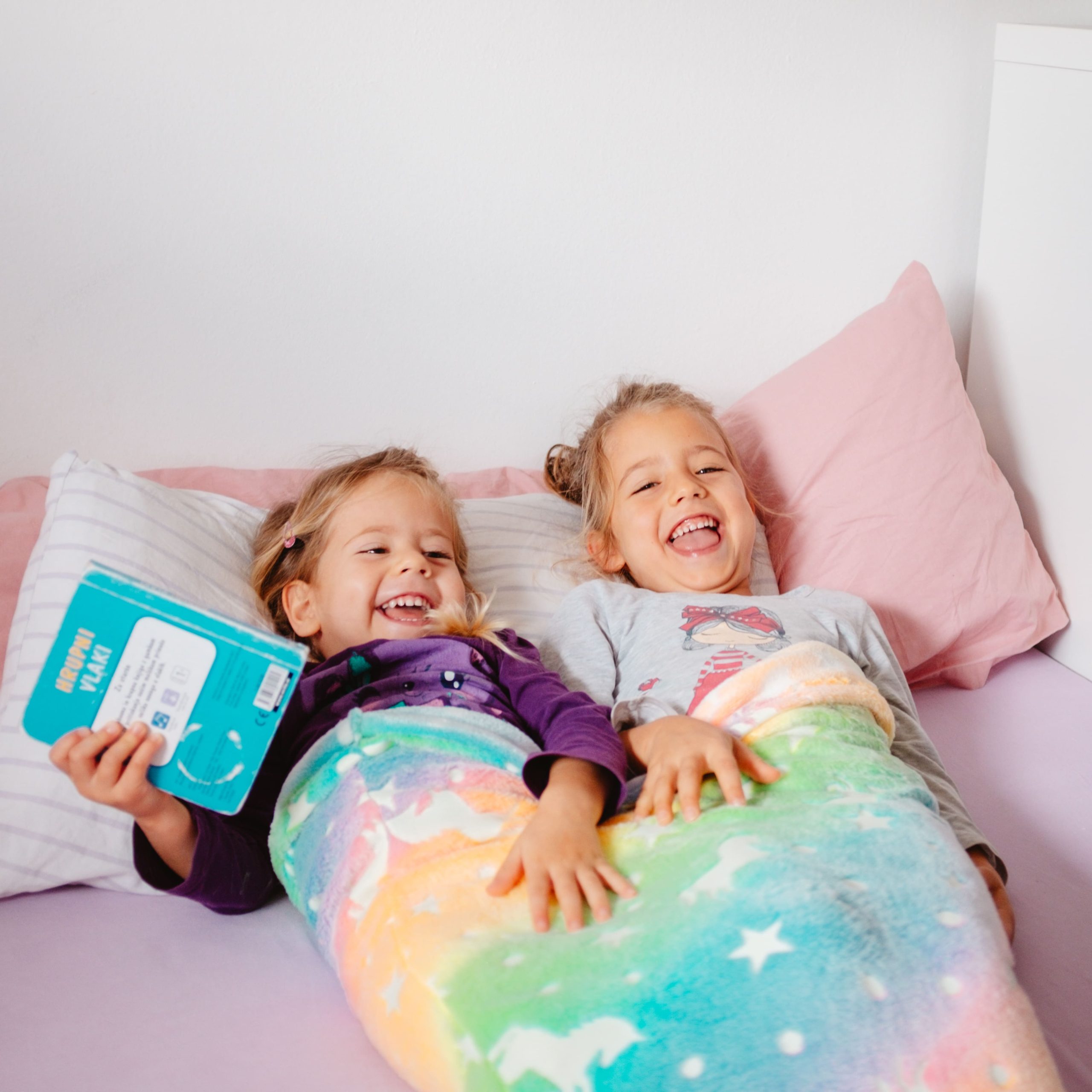 SparkleMermaid, zestaw prezentowy z kocem dla dziewczynki i zestawem do tworzenia diamentów i naklejek GRATIS - Image 8