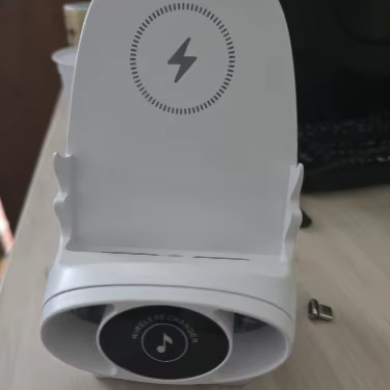 WirelessCharger, bezprzewodowa szybka ładowarka i uchwyt na telefon w jednym - Image 10