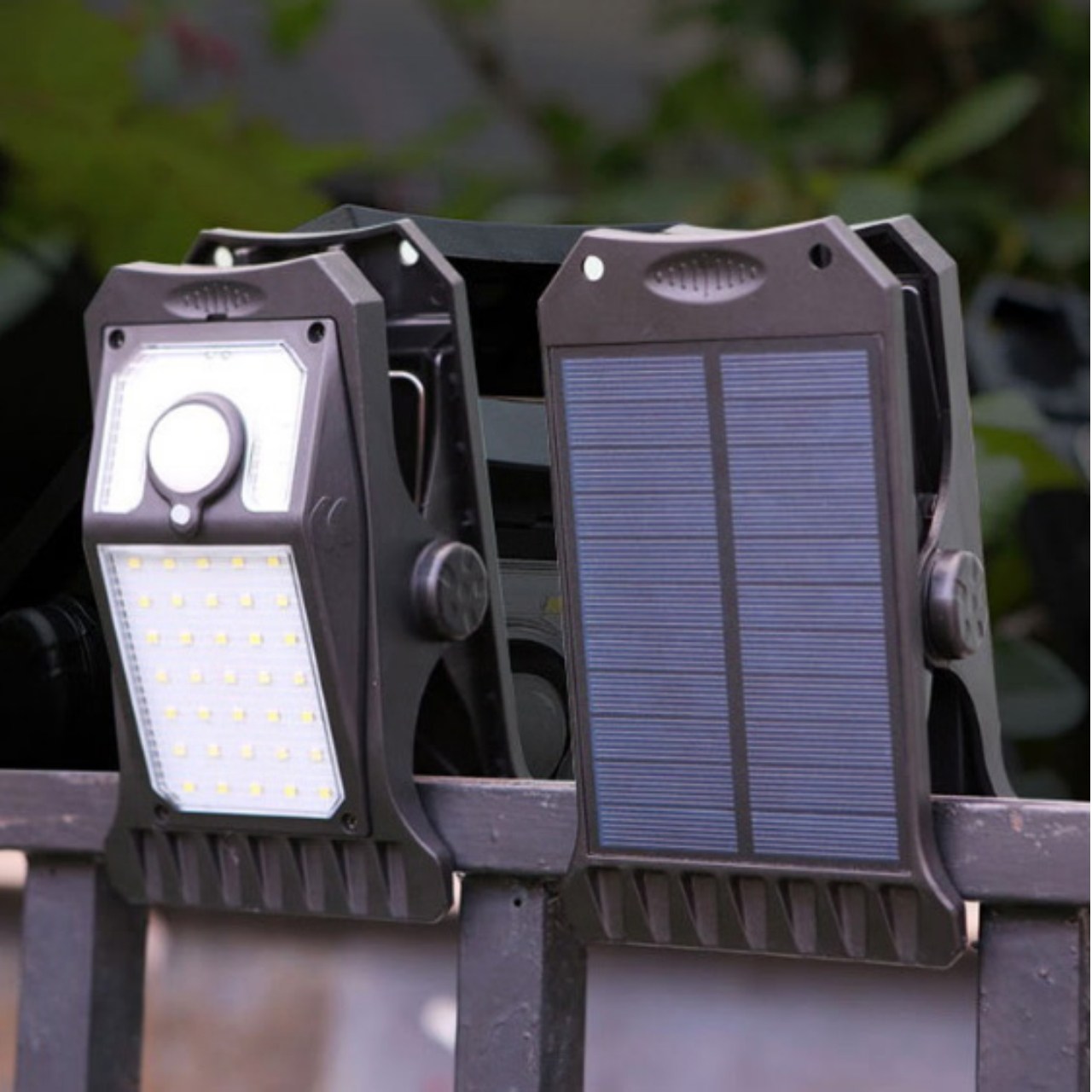 DeckClip, Solarne światło ogrodowe z klipsem i czujnikiem ruchu - Image 1